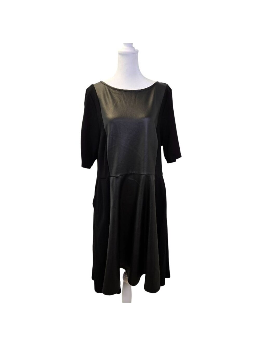 Torrid  Skater Dress Luxe Ponte Coated Vegan Leather Dress Size Torrid 1/1X
